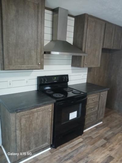 Photo 4 of 12 of home located at 121 Jason Dr Frankfort, KY 40601