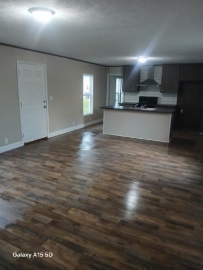 Photo 5 of 12 of home located at 121 Jason Dr Frankfort, KY 40601