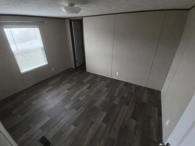 Photo 4 of 10 of home located at 10219 Farmersville R Princeton, KY 42445