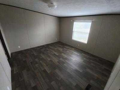 Photo 5 of 10 of home located at 10219 Farmersville R Princeton, KY 42445