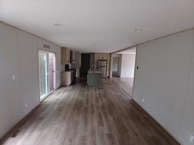 Photo 4 of 10 of home located at 10361 Private Rd 5206 Malakoff, TX 75148