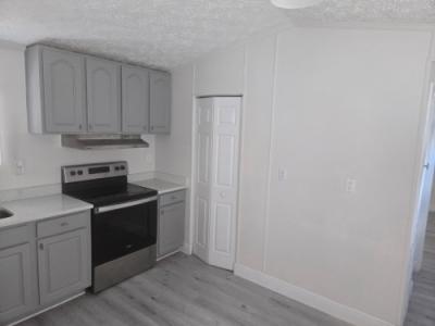 Photo 3 of 12 of home located at 18118 N Us Highway 41 Lot 37C Lutz, FL 33549