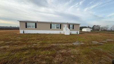 Mobile Home at 1109 Henry Hammond Rd Lumberton, NC 28360