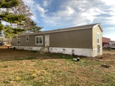 Mobile Home at 914 Il 15 Sims, IL 62886