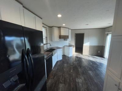 Photo 4 of 8 of home located at 914 Il 15 Sims, IL 62886