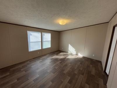 Photo 3 of 24 of home located at 501 Tami Ct Elizabethtown, KY 42701