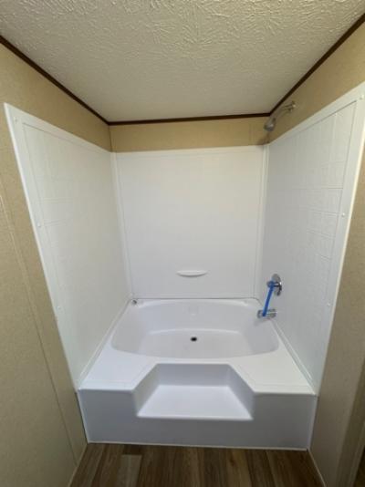 Photo 5 of 24 of home located at 501 Tami Ct Elizabethtown, KY 42701