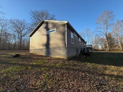 Photo 2 of 23 of home located at 448 Slate Ridge Chur Lily, KY 40740