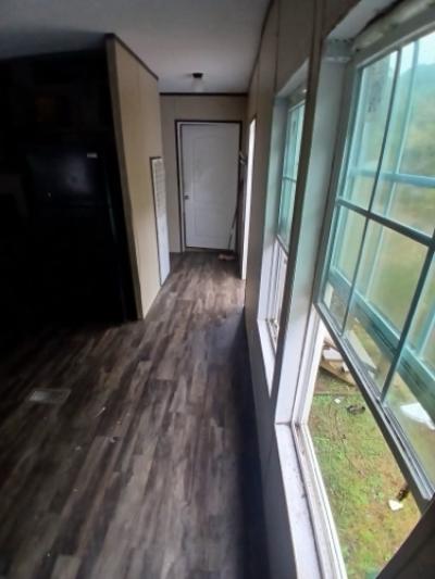 Photo 4 of 11 of home located at 500 Willow Rd Manchester, KY 40962