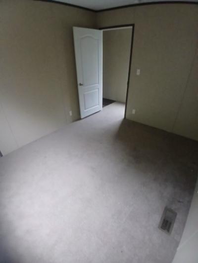 Photo 5 of 11 of home located at 500 Willow Rd Manchester, KY 40962