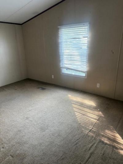 Photo 4 of 16 of home located at 1206 Clements Ln Morgan City, LA 70380