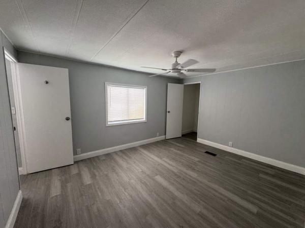 1982 TWIN Manufactured Home