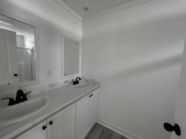 2025 Champion CH2450H32G01 Mobile Home