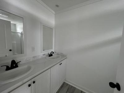 Photo 5 of 14 of home located at 3000 Us Hwy 17/92 W, Lot #64 Haines City, FL 33844