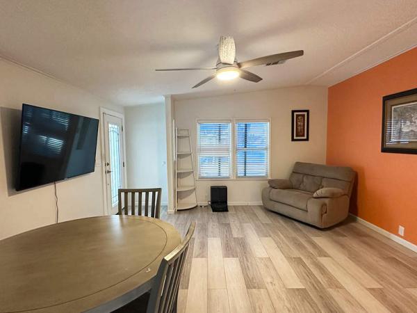 1990 Palm Harbor Manufactured Home