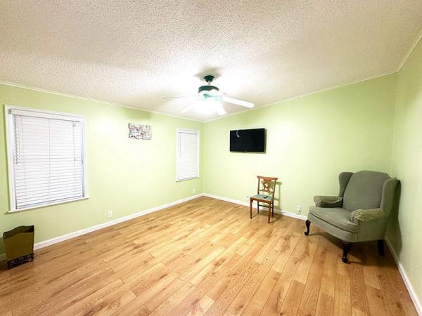 1990 Palm Harbor Manufactured Home