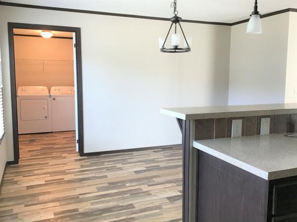 2018 Adventure 0442ST1 Mobile Home