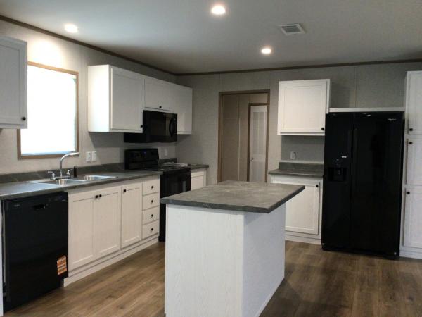 2025 Champion CHPR-2852H32P01 Mobile Home