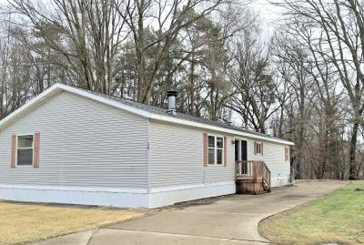 Photo 2 of 7 of home located at 10450 6 Mile Rd 39 Battle Creek, MI 49014