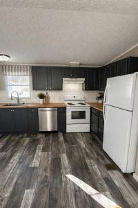 2005 American Homestar Corp Hallmark Mobile Home