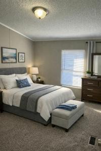 2005 American Homestar Corp Hallmark Mobile Home