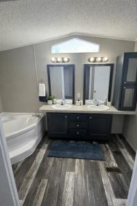 2005 American Homestar Corp Hallmark Mobile Home