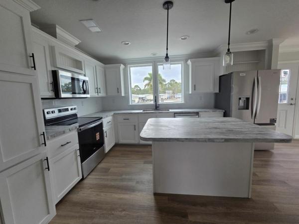 Photo 1 of 2 of home located at 19424 Bermuda Court North Fort Myers, FL 33903