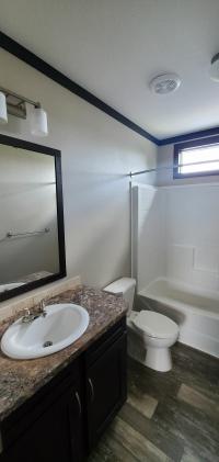 2018 Clayton Homes Inc Manor Hill Mobile Home