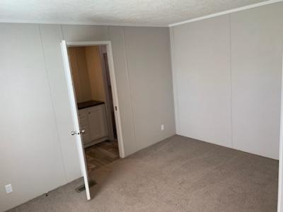 Photo 3 of 12 of home located at 160 Forrest Ave., Lot #16 Springfield, IL 62702