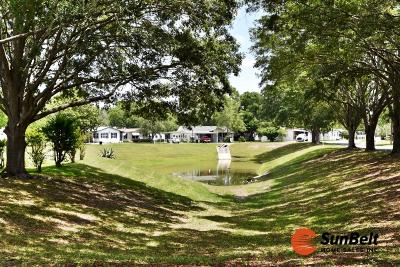 Photo 4 of 45 of home located at 6015 Oakmont Ave Ocala, FL 34472