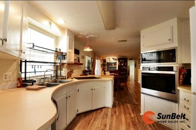 Photo 5 of 45 of home located at 6015 Oakmont Ave Ocala, FL 34472