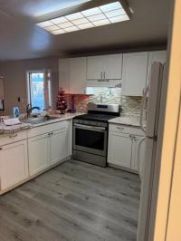 1984 	CHAMPION Manufactured Home