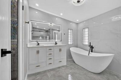 Photo 5 of 14 of home located at 8819 Wellington Drive Tampa, FL 33635