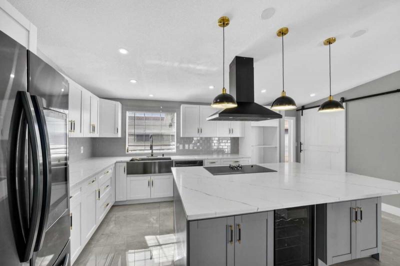 View 8819 Wellington Drive