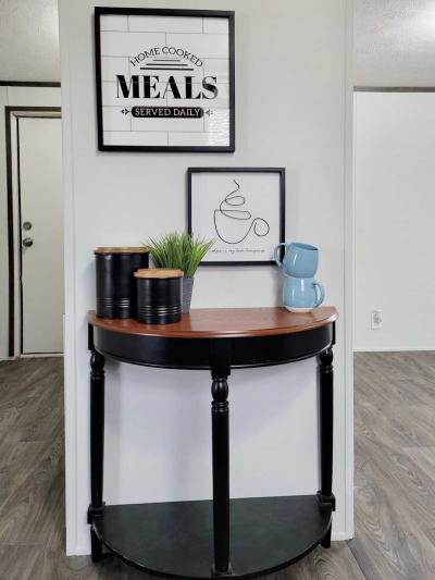 Photo 3 of 18 of home located at 988 Jenny Ct Florence, KY 41042