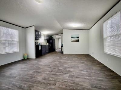 Photo 4 of 18 of home located at 988 Jenny Ct Florence, KY 41042