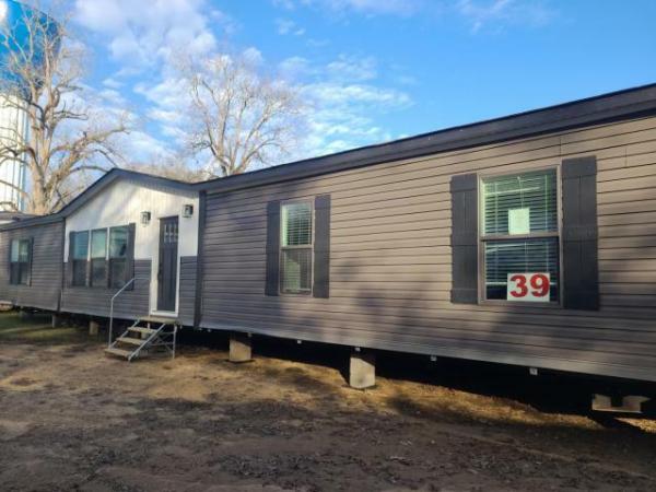 Photo 1 of 2 of home located at Mccants Mobile Homes Llc 694 Us Highway 61 S Woodville, MS 39669