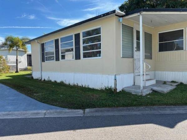 1970 Deluxe Manufactured Home