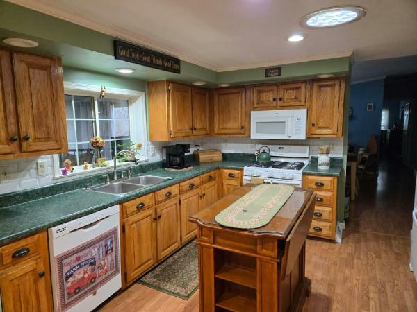 1999 Virginia Homes Oakdale Manufactured Home