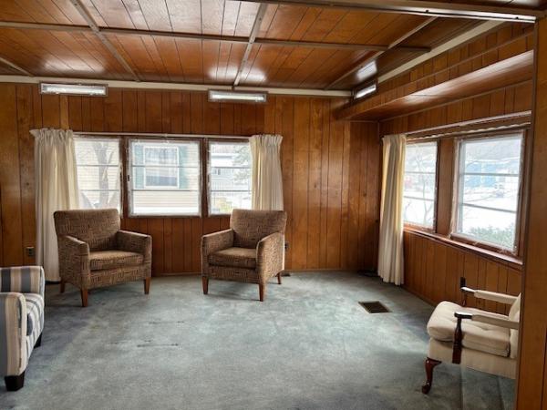 1976 Holly Park MI0027008203 Mobile Home
