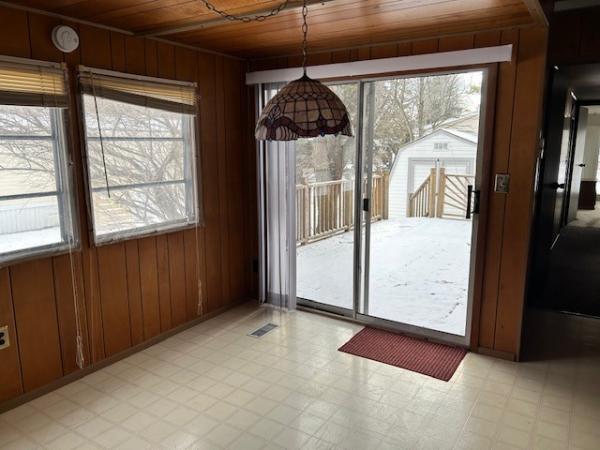 1976 Holly Park MI0027008203 Mobile Home