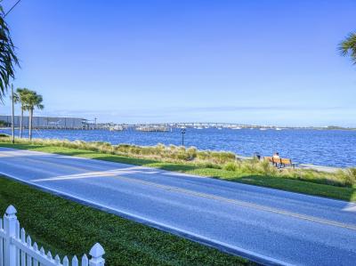 Photo 1 of 17 of home located at 9 NE Nautical Dr Jensen Beach, FL 34957