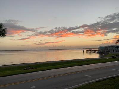 Photo 4 of 17 of home located at 9 NE Nautical Dr Jensen Beach, FL 34957