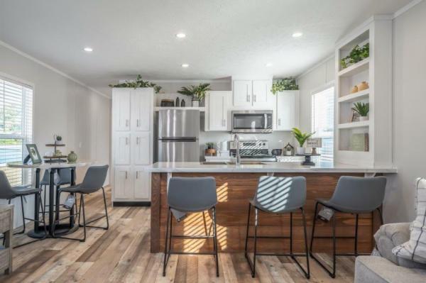 2025 Hamilton EM167632Z  Home