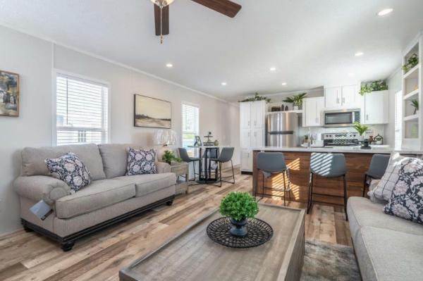 2025 Hamilton EM167632Z  Home