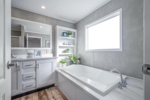 2025 Hamilton EM167632Z  Home