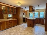 1984 Holly Park Mobile Home