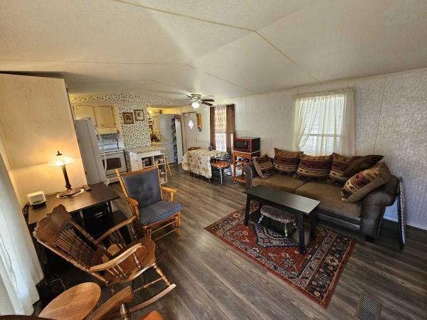 1999 Oakwood Manufactured Home