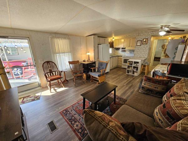 1999 Oakwood Manufactured Home