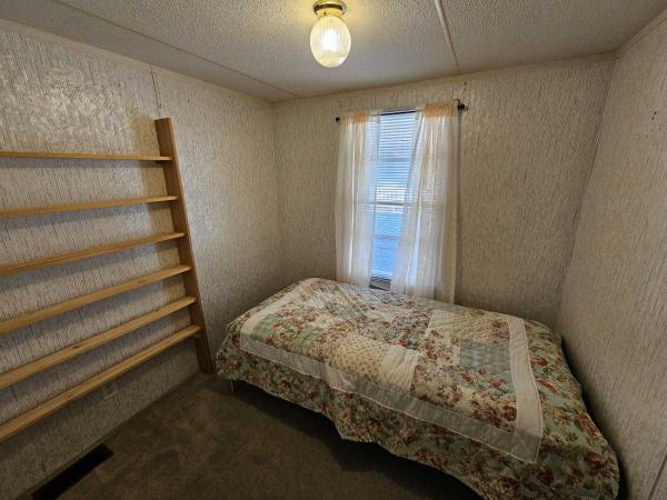 1999 Oakwood Manufactured Home